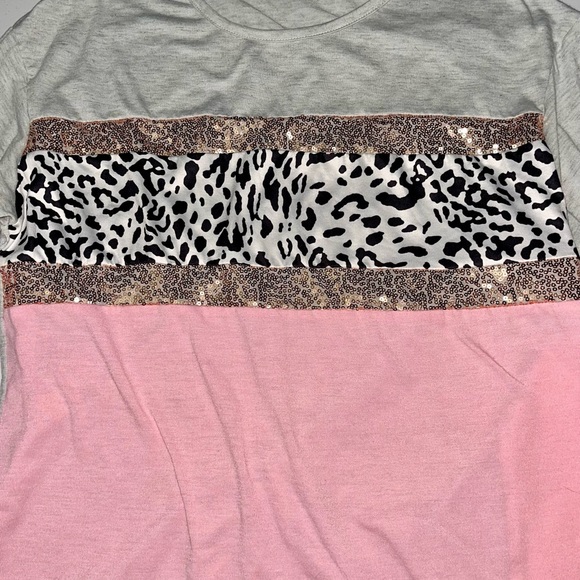 💙 Shein Animal Print Sequins Blouse - Picture 3 of 4